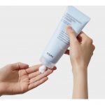 spuma-de-curatare-cu-trei-tipuri-de-acid-hialuronic-hydrium-150-ml-cosrx